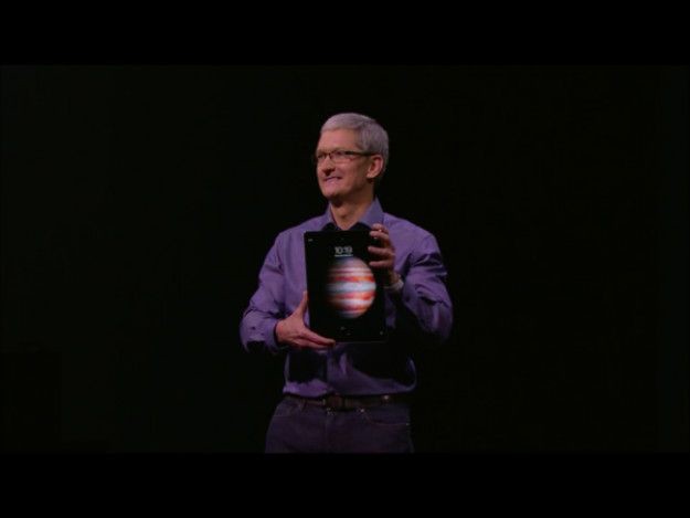 tim_cook_ipad.jpg