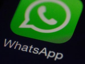 whatsapp-892926.jpg