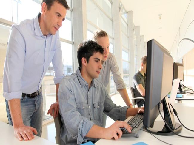 Empresa de TI catarinense forma e absorve mais de 50 profissionais em academia de programação