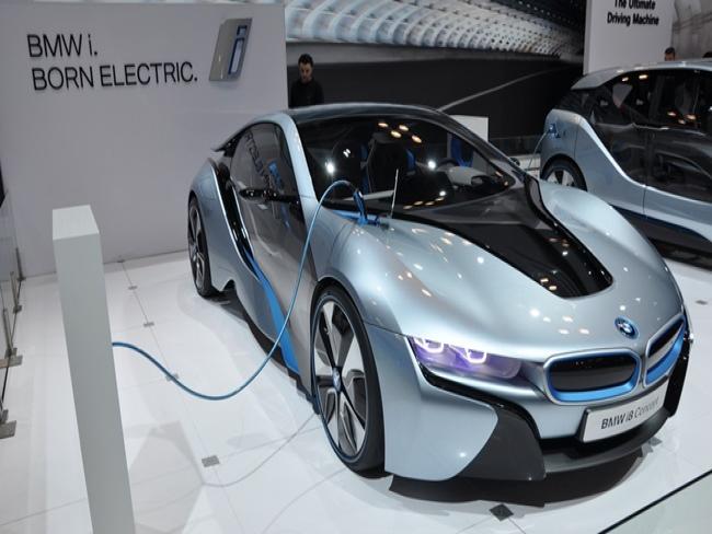 BMW acelera estratégia de Internet das Coisas com carro conectado