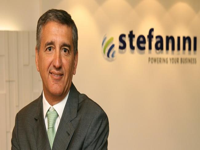 Na contramão da crise