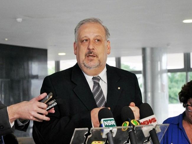 Dilma confirma Ricardo Berzoini para o Ministério das Comunicações