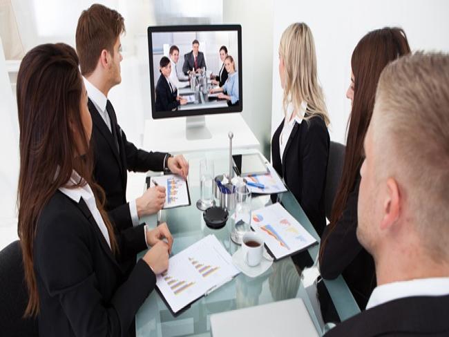 Com videoconferência