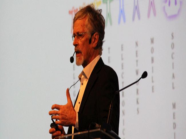 “Há um conflito entre aqueles que querem manter a privacidade e os querem negociá-la”