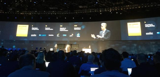 Com economia centrada no consumidor