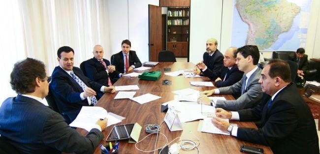 É preciso desburocratizar