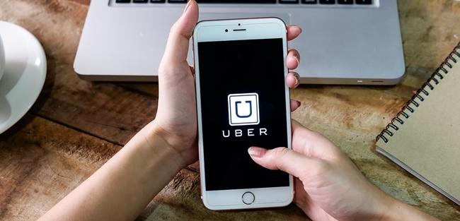 Deputados distritais aprovam em primeiro turno regulamentação do Uber no DF