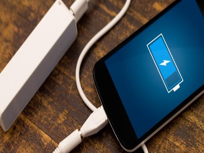 A bateria do seu telefone pode ser usada para invadir sua privacidade. Entenda