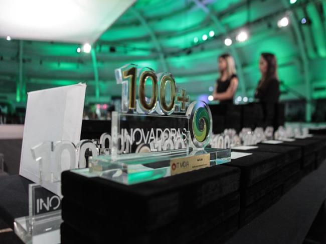 Confira as fotos dos vencedores das 19 categorias do prêmio As 100+ Inovadoras no Uso de TI