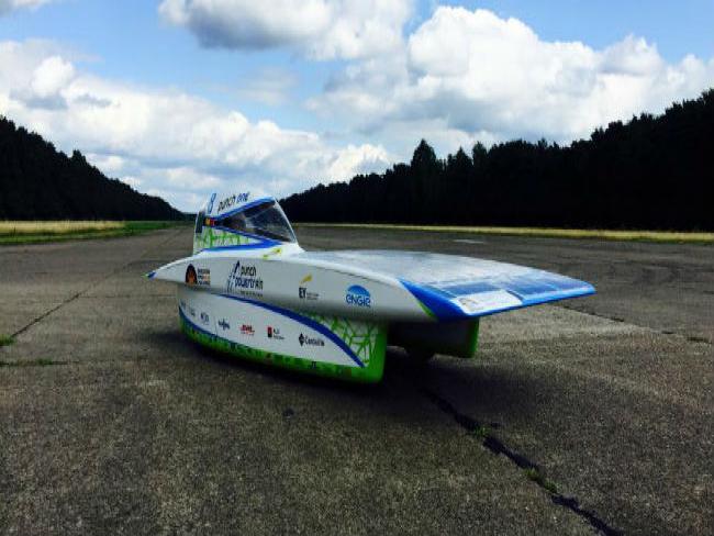 Ford ajuda estudantes a desenvolver carro movido a energia solar
