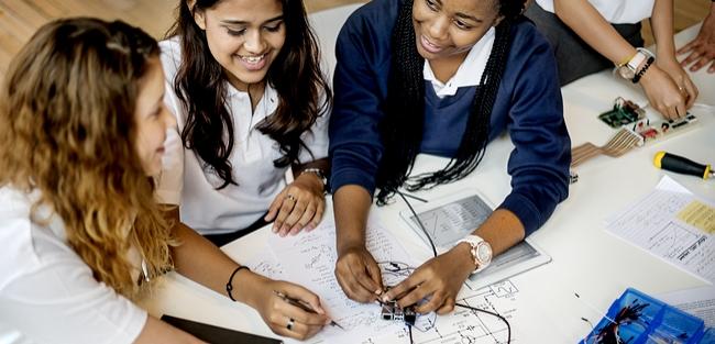 Por que meninas não querem seguir carreira em TI?