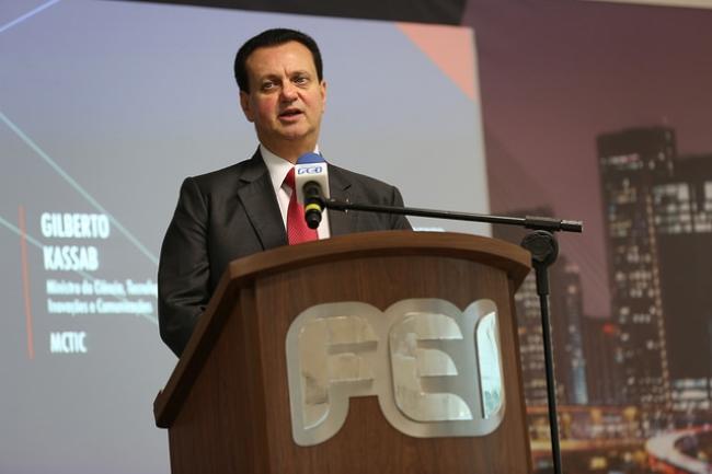 Governo e universidade têm de se unir para inovar