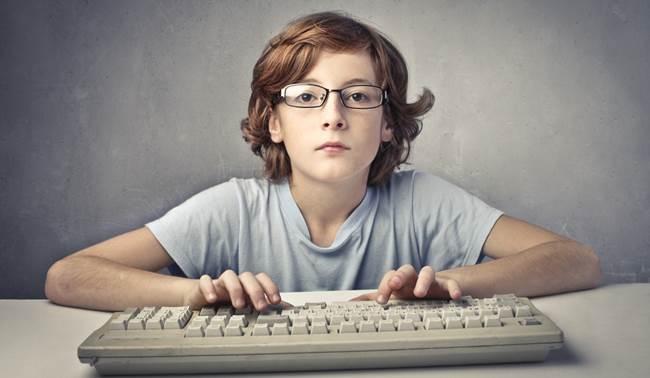 Câmara dos Deputados realiza Programa Pequenos Hackers