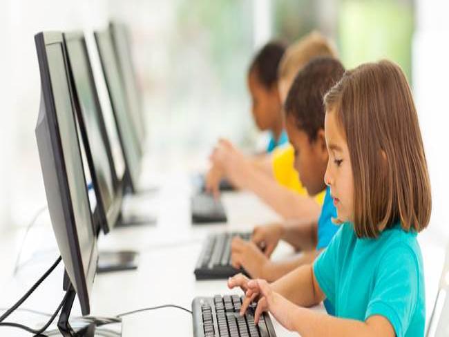 Professores conectados: formação e infraestrutura são barreiras