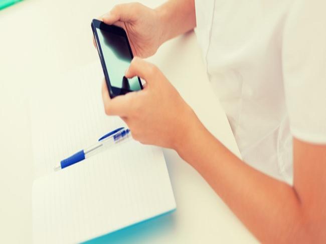 Proposta quer proibir uso de celular e tablet em sala de aula