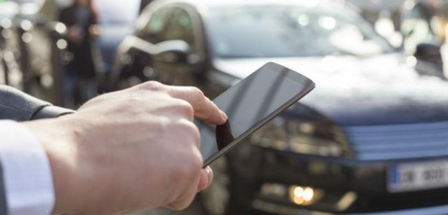 Taxistas de São Paulo protestam contra regulamentação do Uber