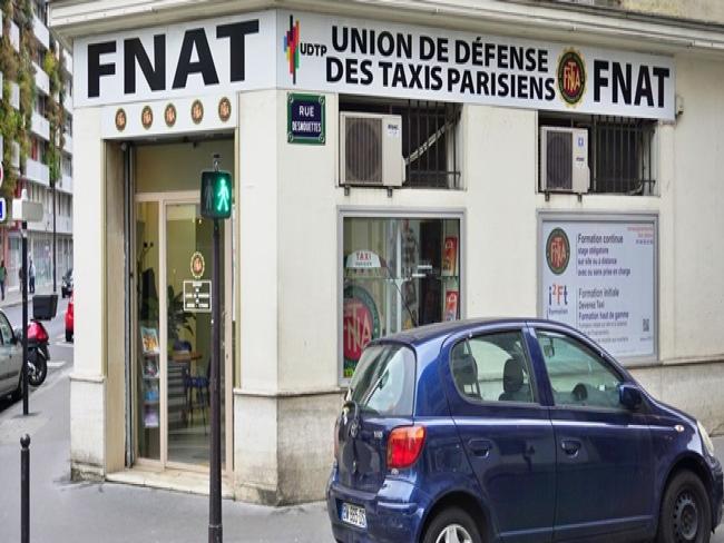 Taxistas bloqueiam principais acessos na França contra transporte alternativo