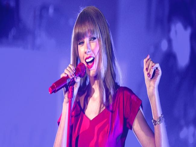 Taylor Swift reclama e Apple diz que vai pagar artistas por streaming