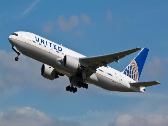 United Airlines suspende 3