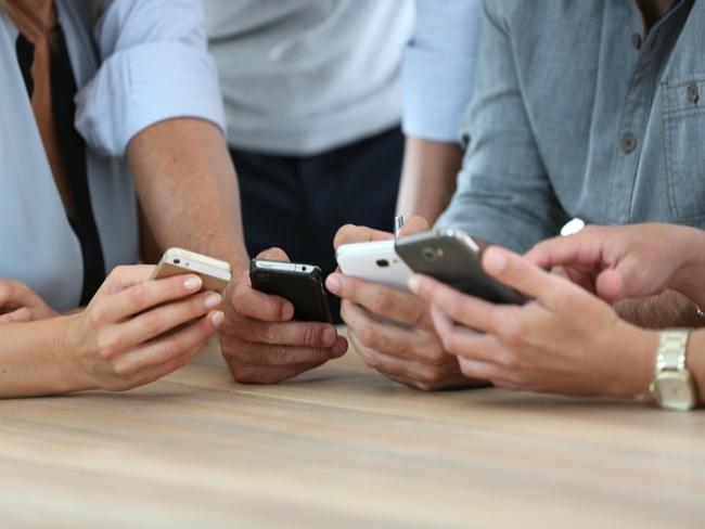 Venda mundial de smartphones tem maior desaceleração desde 2013