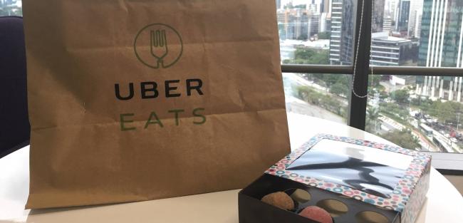 Testamos o novo serviço de entrega de comida da Uber