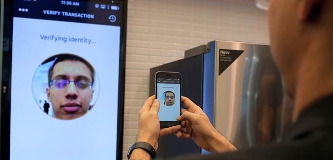 Mastercard libera autenticação de pagamento por selfie no Brasil