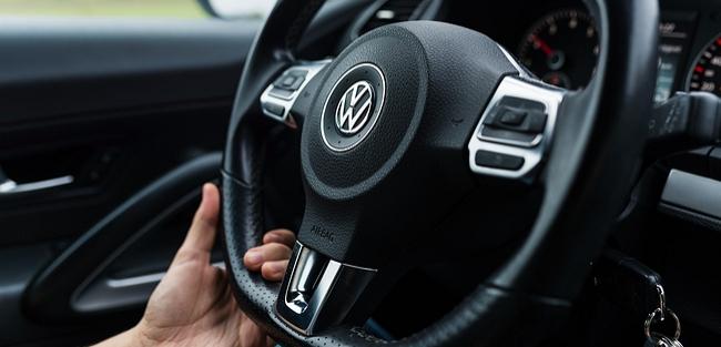 Volkswagen lança serviço digital de caronas para competir com Uber