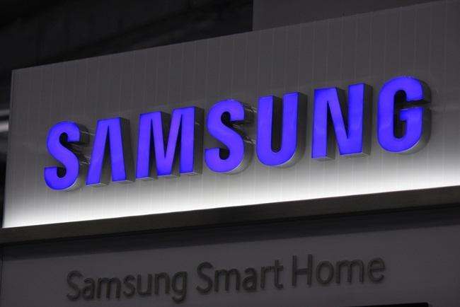 Samsung pode anunciar telefone dobrável que se transforma em tablet neste ano
