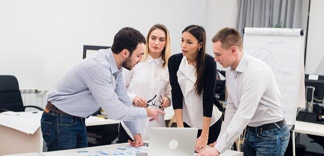 Universitários terão programa gratuito em desenvolvimento web e IoT