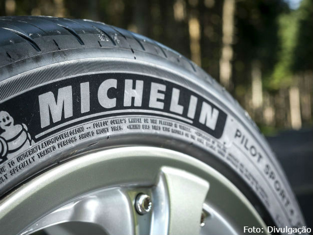 michelin-pilot-sport-4-12.jpg