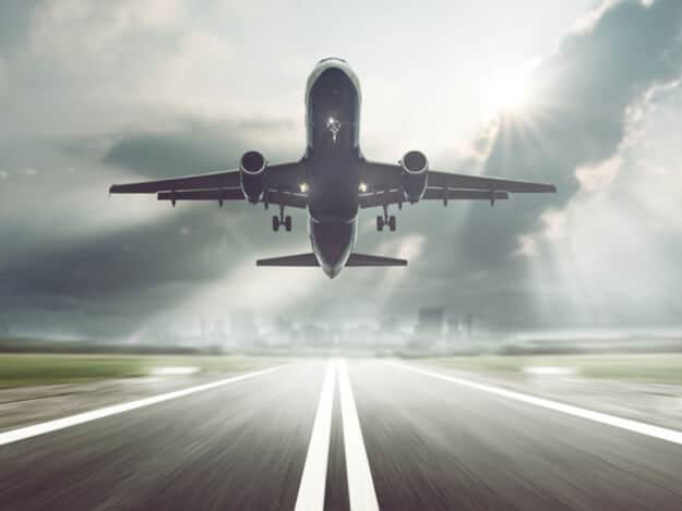 avião decolando