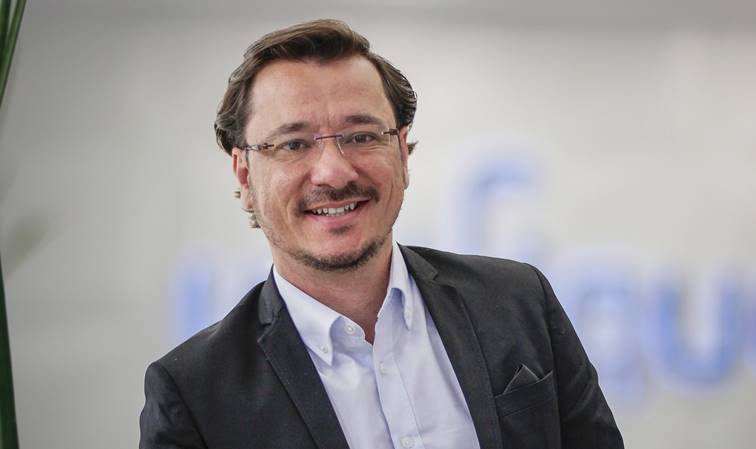 Gabriel Amâncio, Unifique