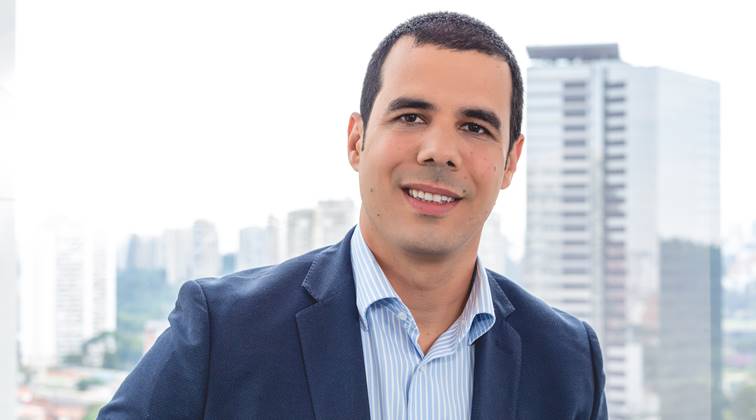 Douglas Montalvão, Adobe