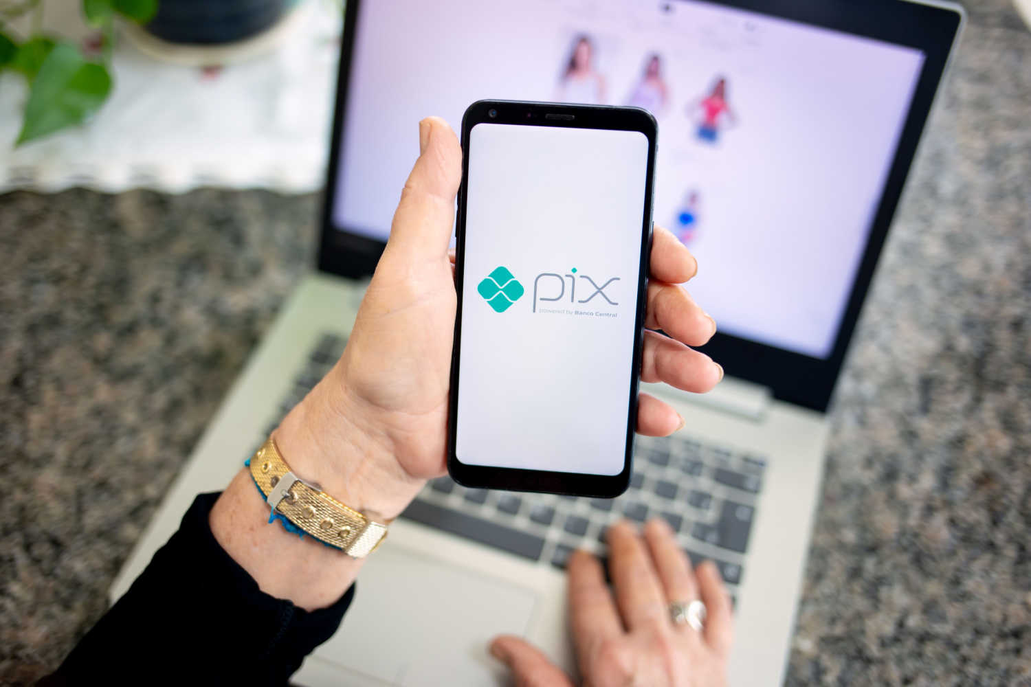 chave Pix, pagamento instantâneo, tempo real, vazamento