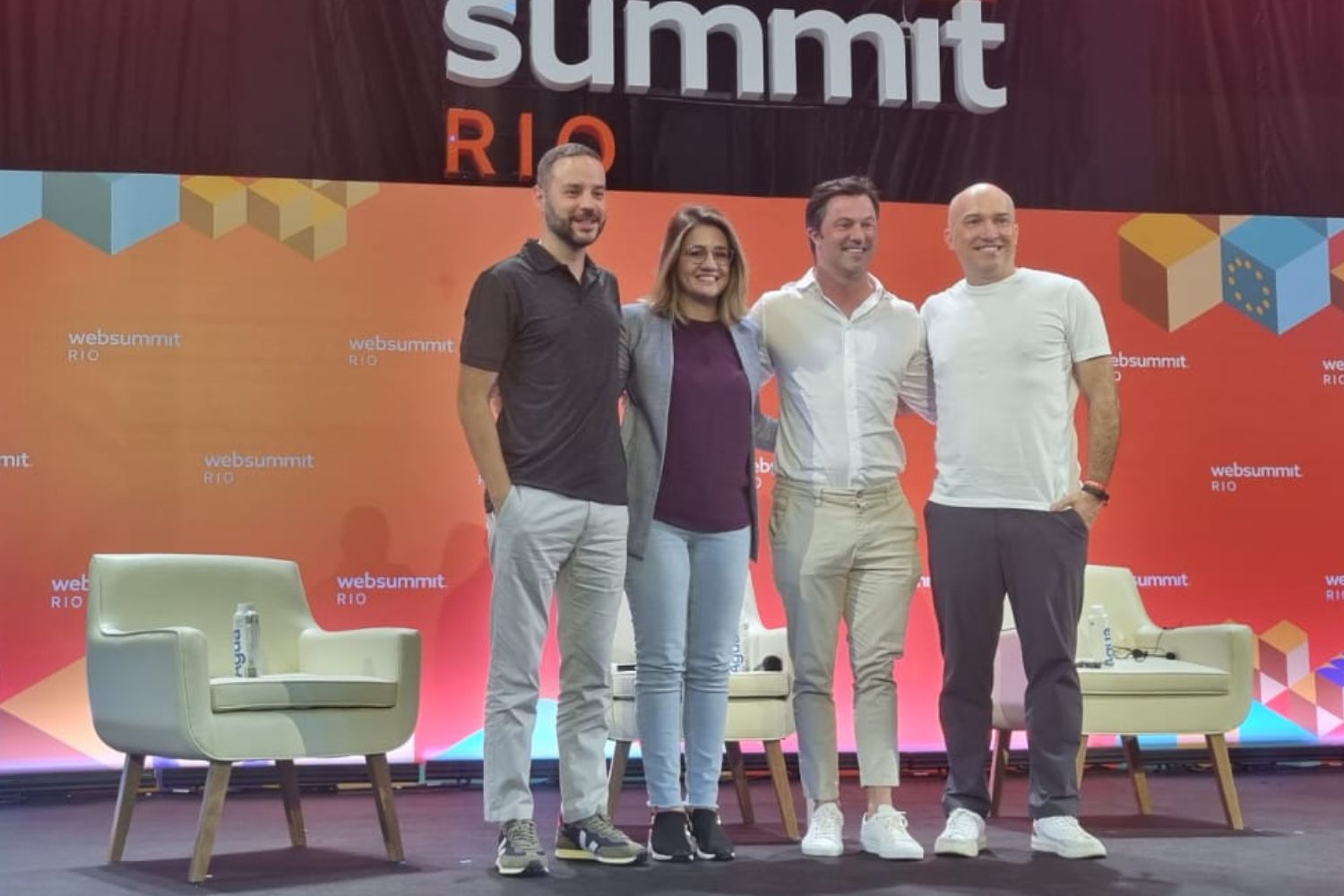 Palestra Navegar em tempos incertos - Web Summit Rio