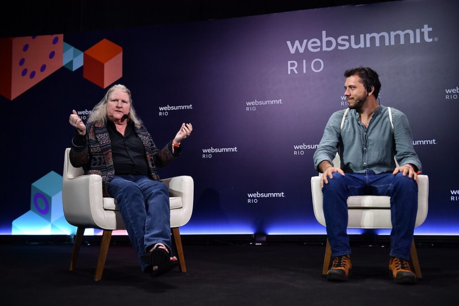Rebecca Parsons, CTO da Thoughtworks, e Thiago Ávila, cofundador do Movimento Bem Viver, sustentabilidade