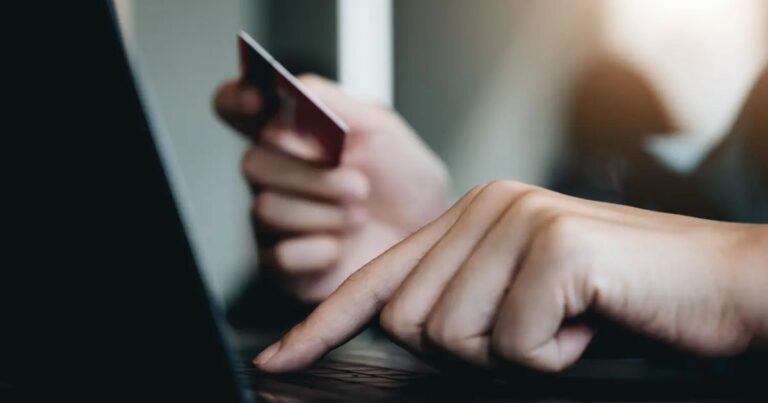 tecnologia, cartão, compra, golpe, crédito, e-commerce, golpes financeiros