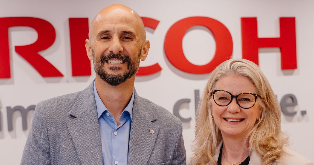 Diego Imperio, presidente e CEO da Ricoh Latam, Andréa Klevenhusen, e diretora-geral da Ricoh Brasil