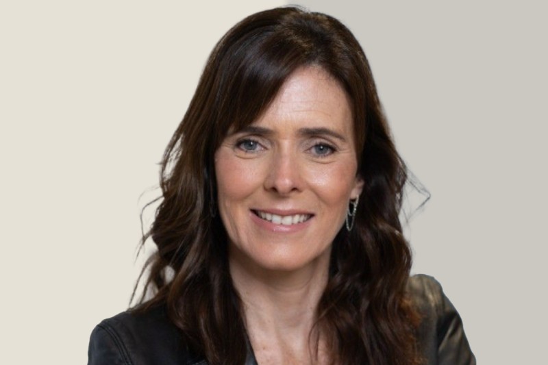 Anna Karina Silva Pinto como sua nova diretora de Marketing