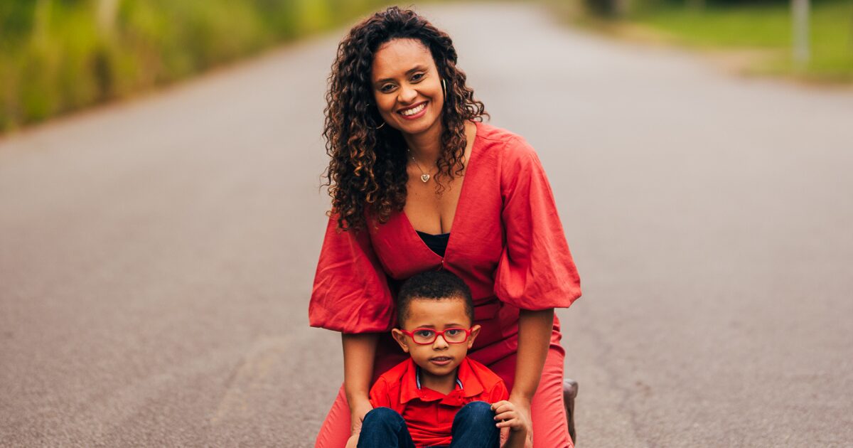 Cristiane Leal é mulher, mãe do Moisés Leal e head de marketing na SONDA Brasil, líder regional em Transformação Digital.