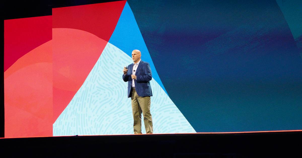 Mike Sicilia, coCEO da Oracle, na abertura do Oracle AI World 2025