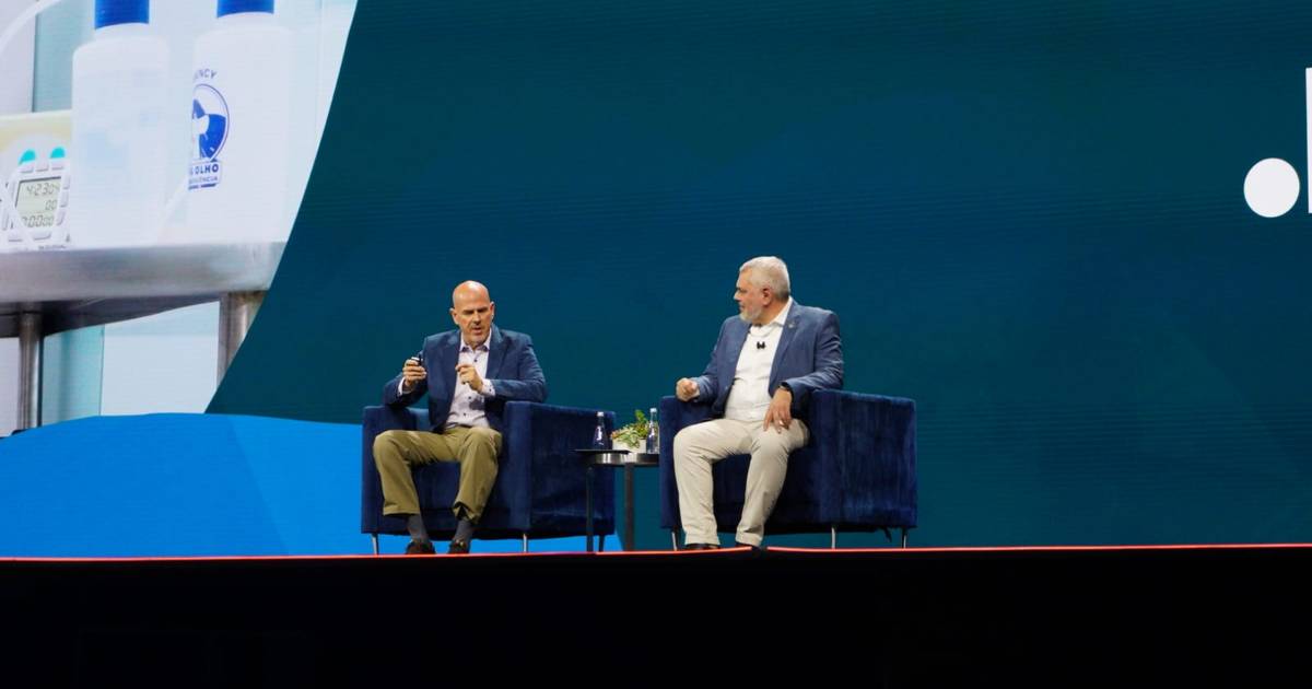 Mike Sicília, coCEO da Oracle, e Paulo Perez, CEO da Biofy, durante o Oracle AI World