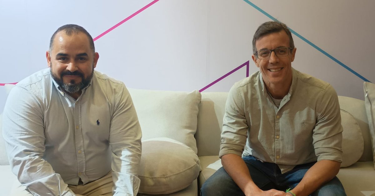 Marcelo Laurato, diretor de Vendas da Faiston; Alex Ingles, CEO da Telcoweb